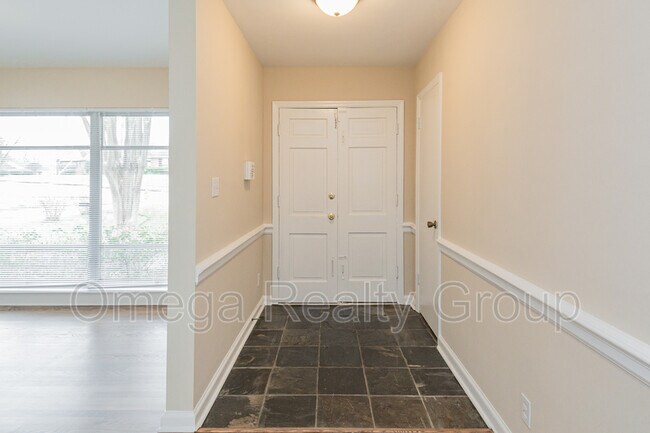 Building Photo - 1861 Gillespie Dr