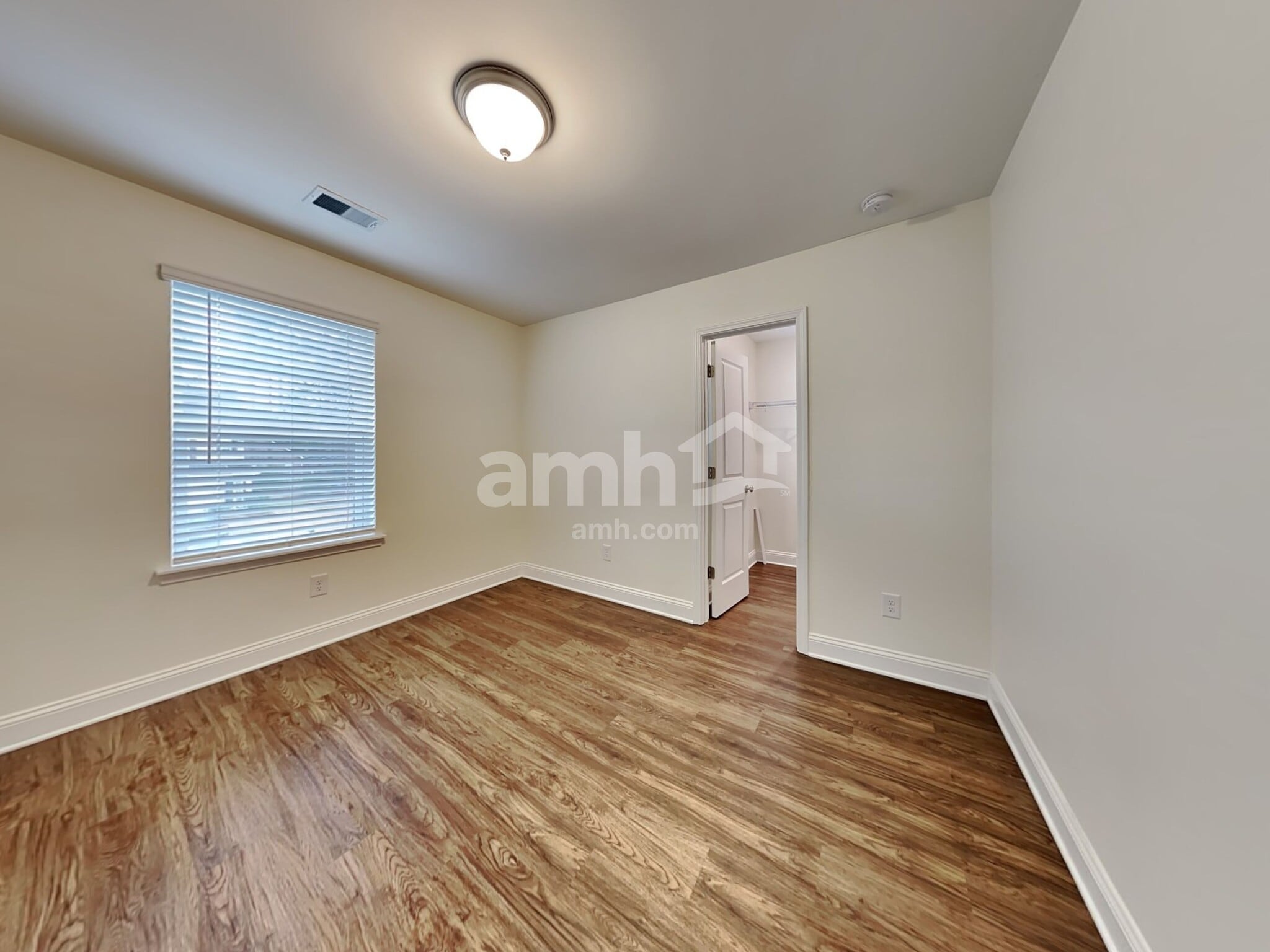 Building Photo - 105 Doral Blue Dr