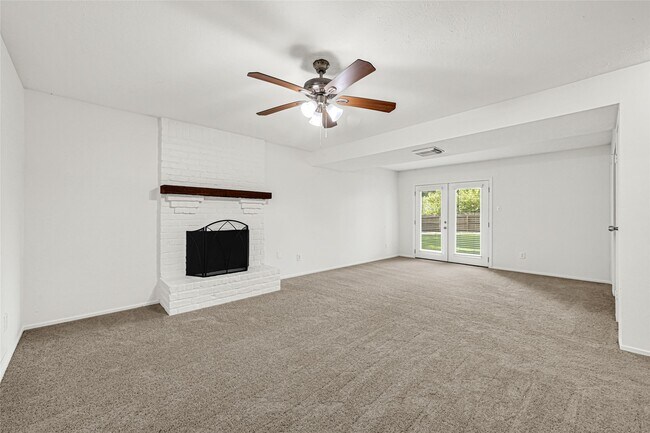 Building Photo - 8610 Timber View Dr