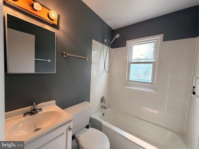 Building Photo - 13435 Greenacre Dr