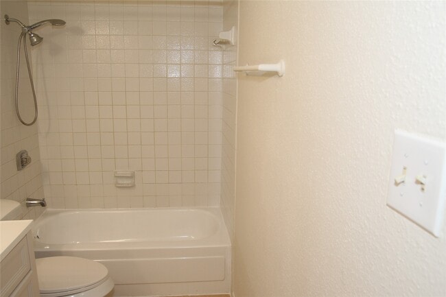 Building Photo - 2425 Holly Hall St