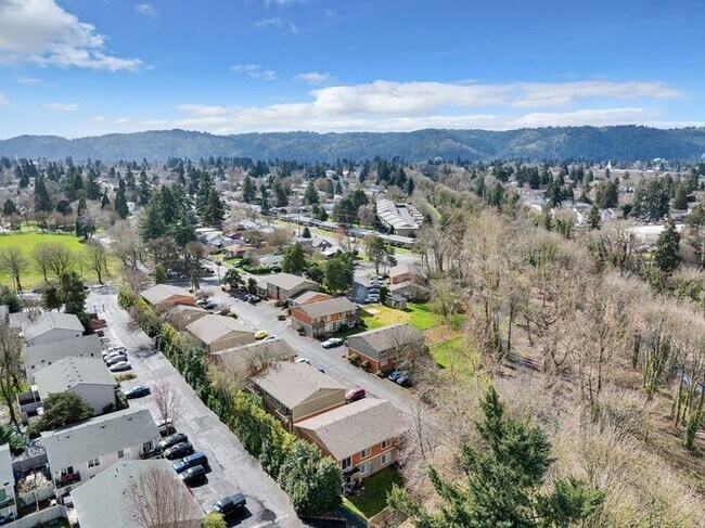 Building Photo - 3 bedroom home. FIRST MONTH FREE & A 55in ...