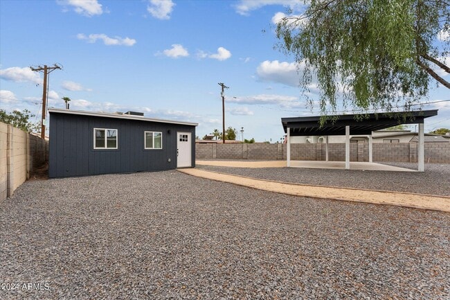 Building Photo - 1548 N Upland Cir