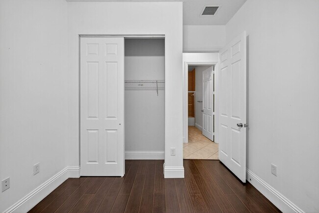 Building Photo - 6072 NW 116th Dr