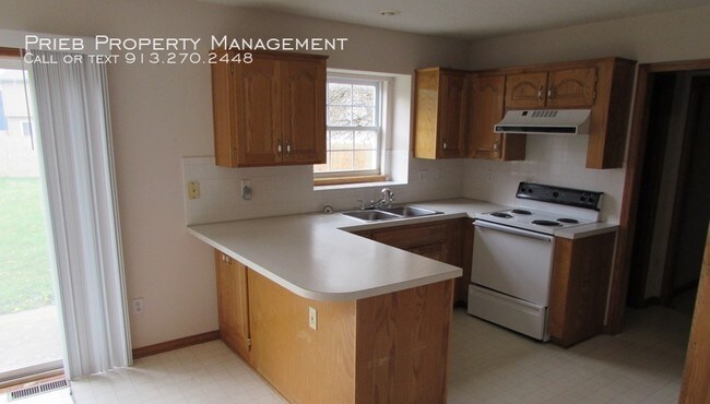 Building Photo - Riggs Duplex - Available July 16th