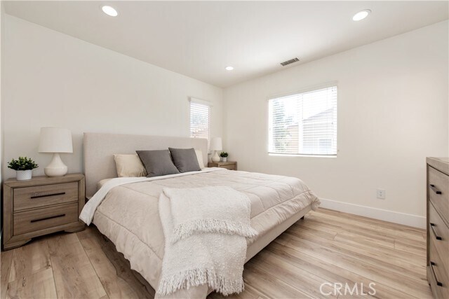 Building Photo - 94 Chantilly