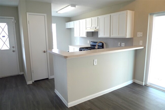 Building Photo - 5530 Santrey Dr
