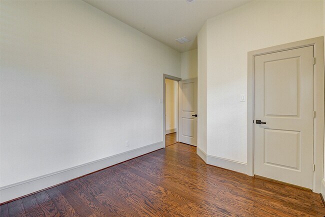 Building Photo - 5710 Brancott Way