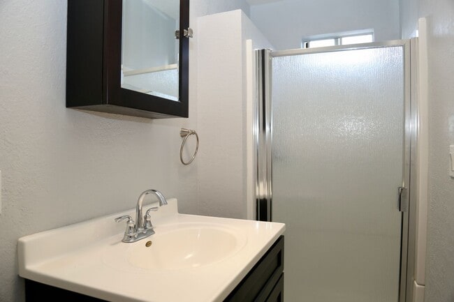 Building Photo - SO close to the beach and PCH - 3 Bedrooms...