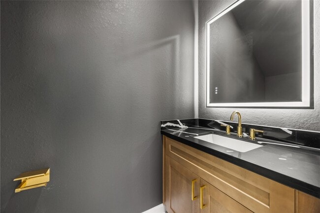 Building Photo - 5110 Westover St