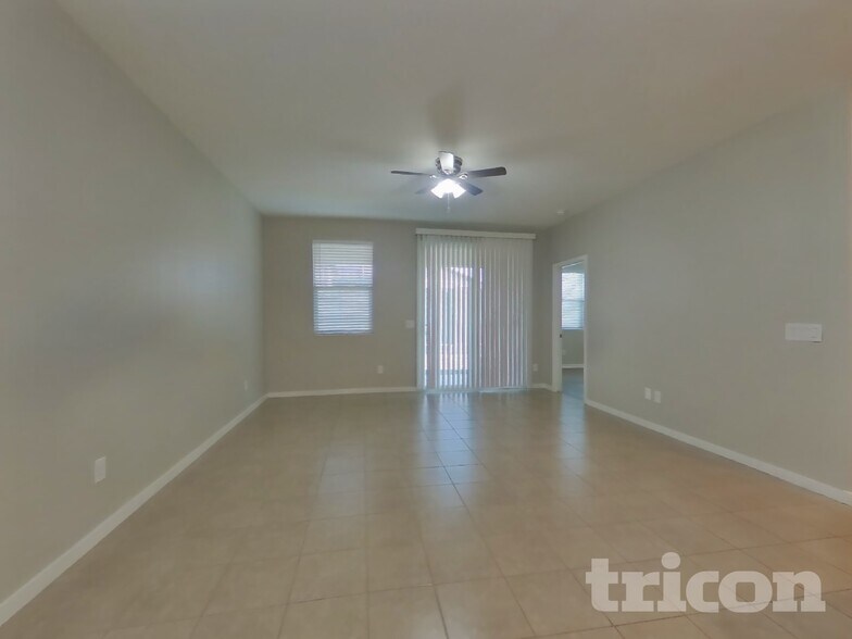 Building Photo - 14366 W Pershing St