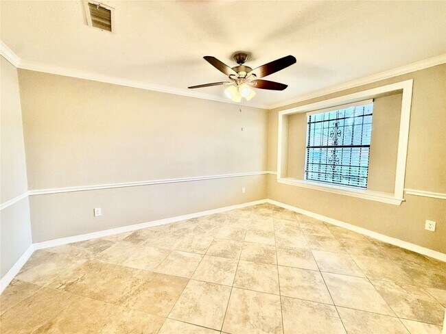 Building Photo - 5838 Ludington Dr