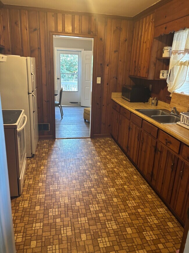 Building Photo - 814 Pierce Ave