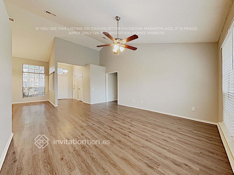 Building Photo - 5403 Signal Peak Dr