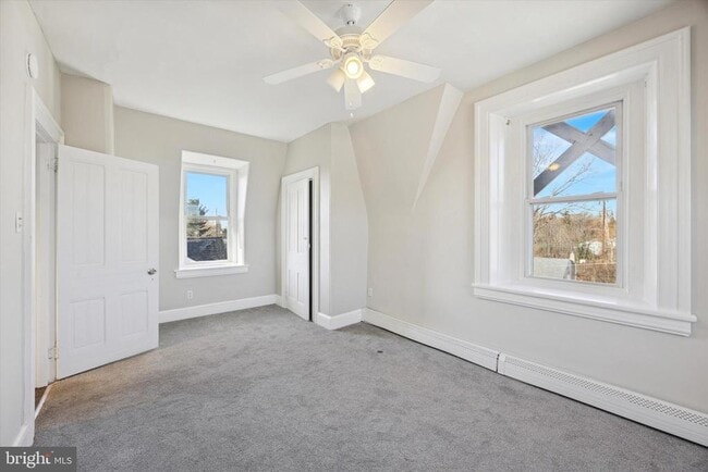 Building Photo - 222 Henderson Ave