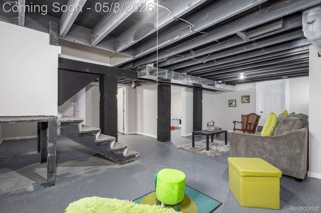 Building Photo - 120 Woodland St