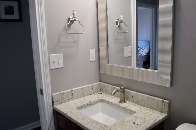 Hall Bath - 2629 Whiteberry Dr