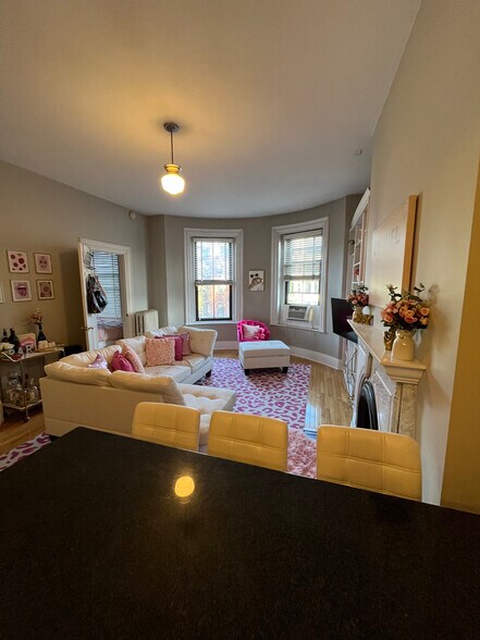 Building Photo - 656 Tremont St