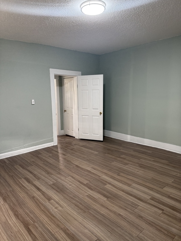 Building Photo - 702 W Columbia St