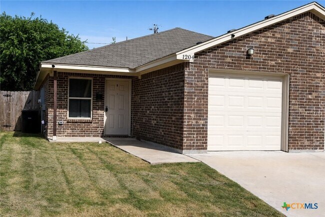 Building Photo - 1204 N 18th St