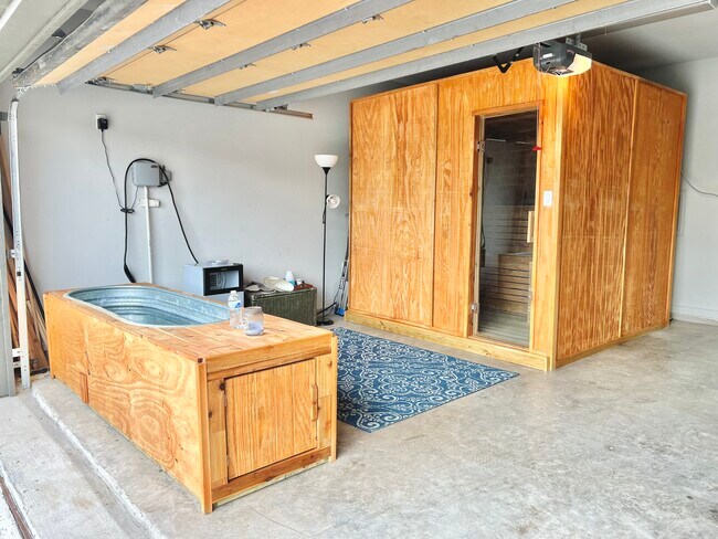 Building Photo - 980 Gentle Knoll Ln