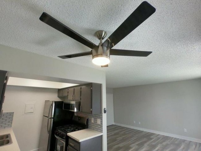 Building Photo - 1 bedroom in Sherman Oaks CA 91411