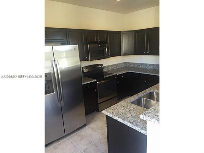 Building Photo - 9431 SW 172nd Ave