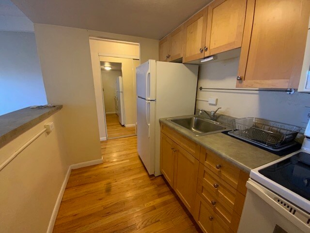 Kitchen - 200 Pearl St