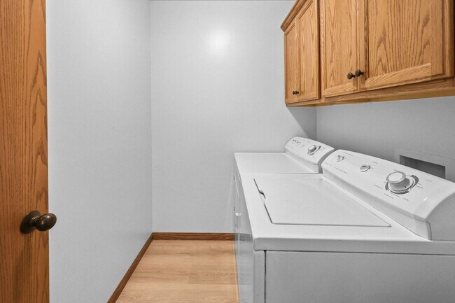Building Photo - 6030 Boulder Ridge Dr