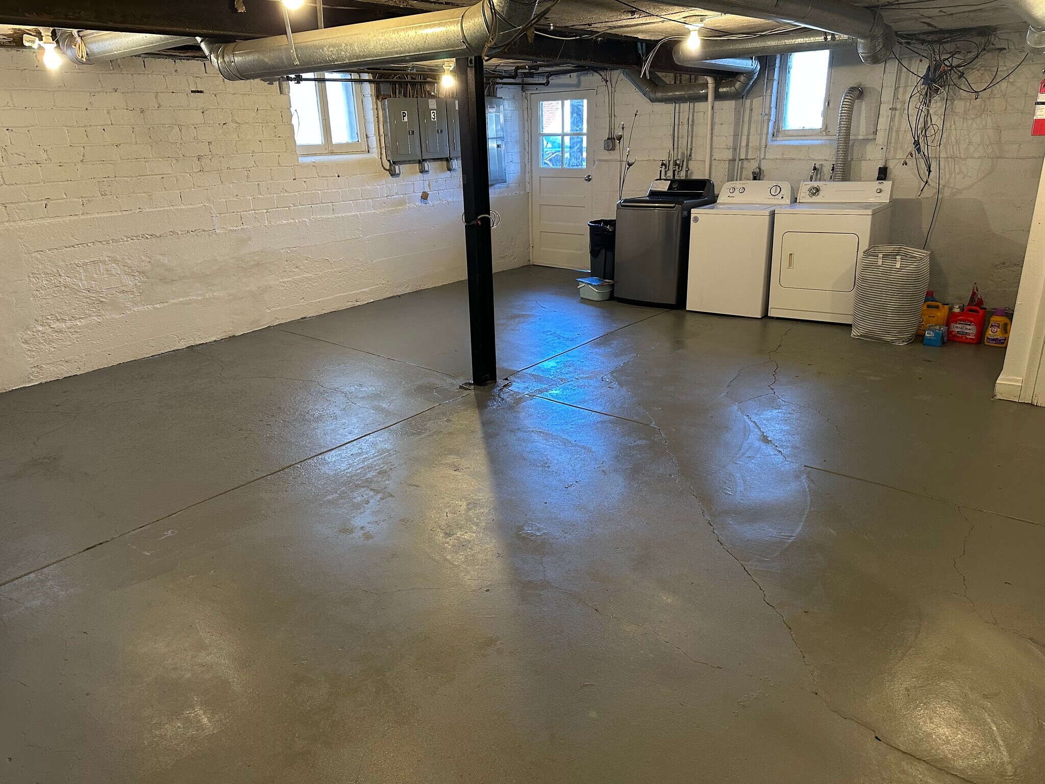 Building Photo - 738 Kingsland Ave