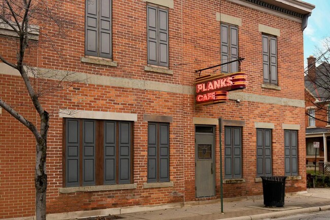 Building Photo - 720 Sheldon Ave