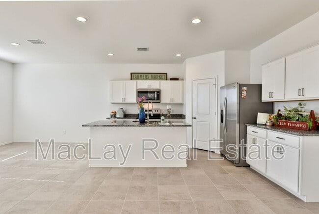 Building Photo - 1133 W Descanso Canyon Dr