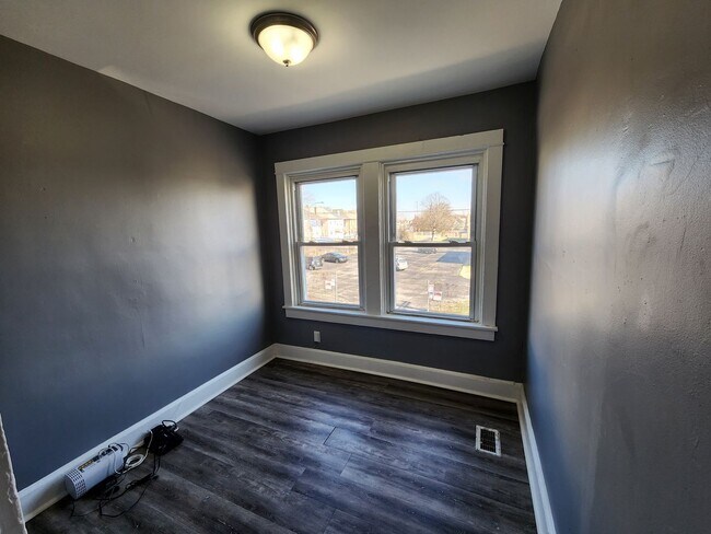 Building Photo - Twin home with stainless appliances, centr...