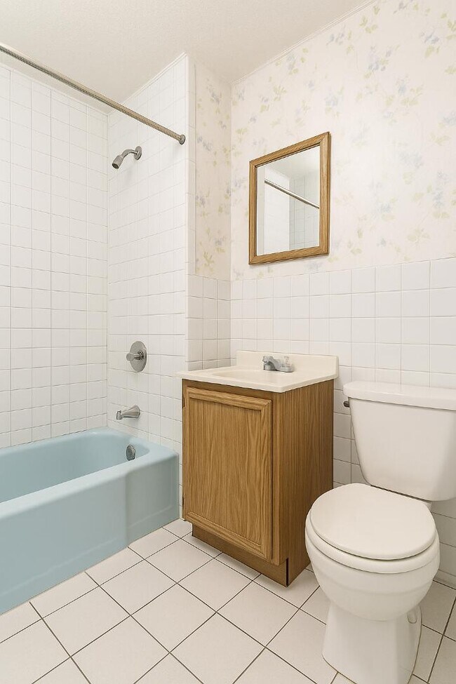 Building Photo - 409 Rowland St