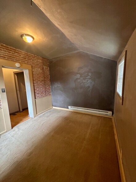 Bedroom - 507 Chestnut St