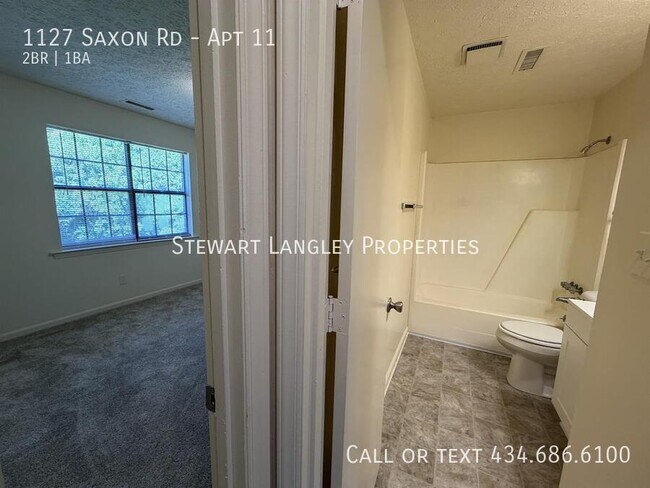 Building Photo - 1127 Saxon Rd