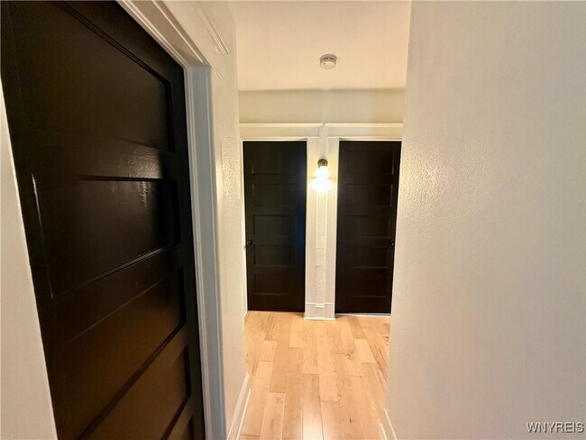 Building Photo - 95 Inwood Pl