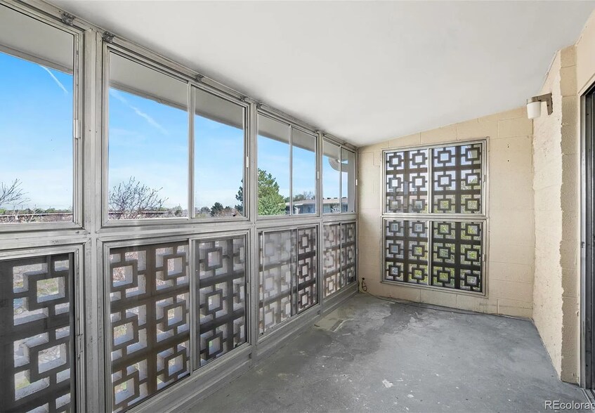 Building Photo - 3164 S Wheeling Way