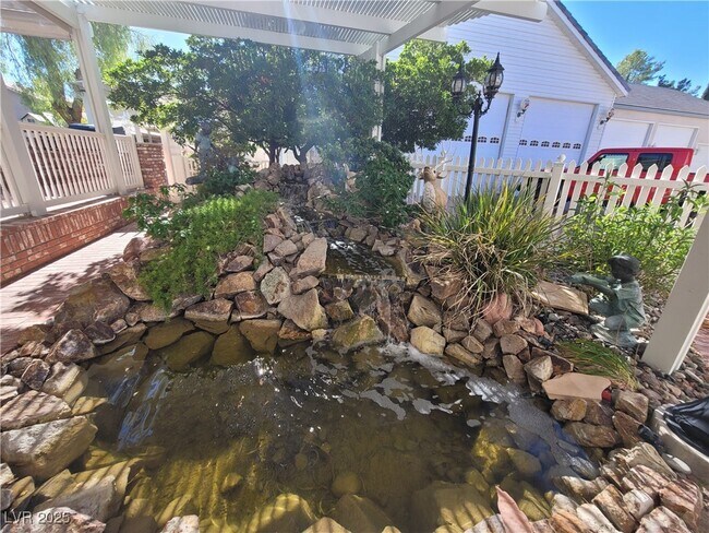 Building Photo - 5110 N Valadez St