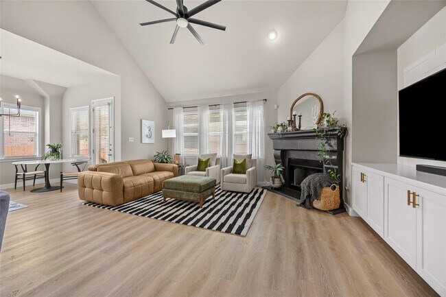 Building Photo - 2414 Powderham Ln