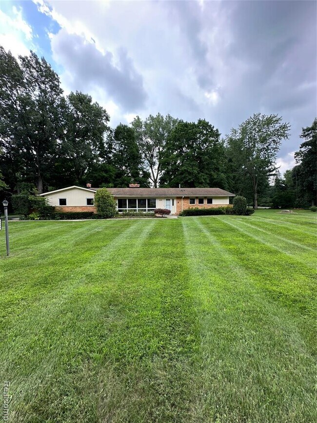 Primary Photo - 6606 Vachon Ct
