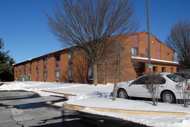 Building Photo - 4801-4839 Limestone Rd
