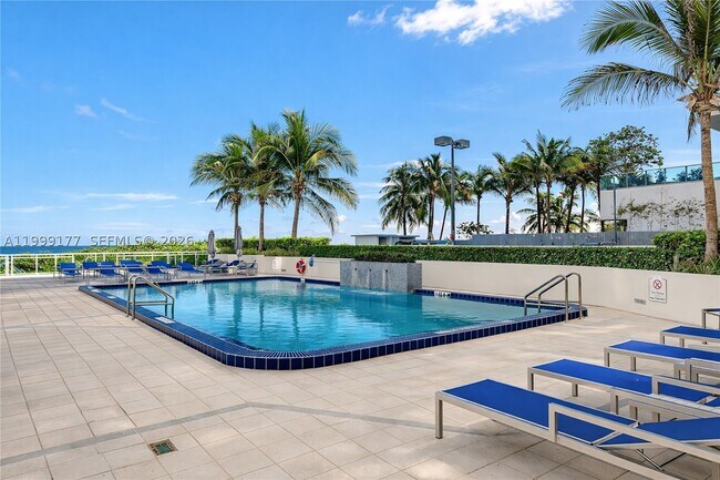 Building Photo - 6917 Collins Ave