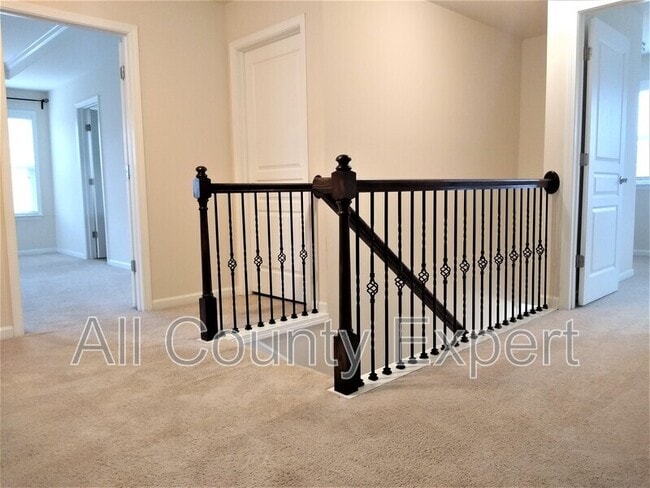 Building Photo - 635 Glenish CT