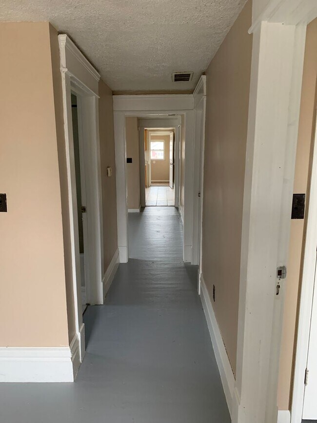 Building Photo - 1915 19th St