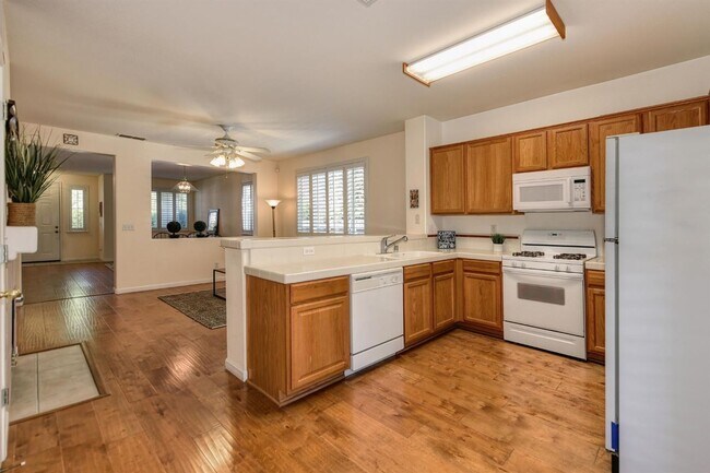 Building Photo - Home for Rent in Gold River, CA