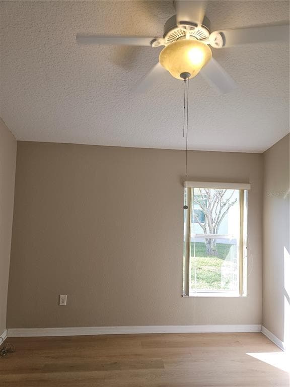 Building Photo - 2010 Tarragon Ln
