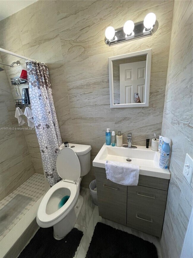 Building Photo - 11890 NE 16th Ave