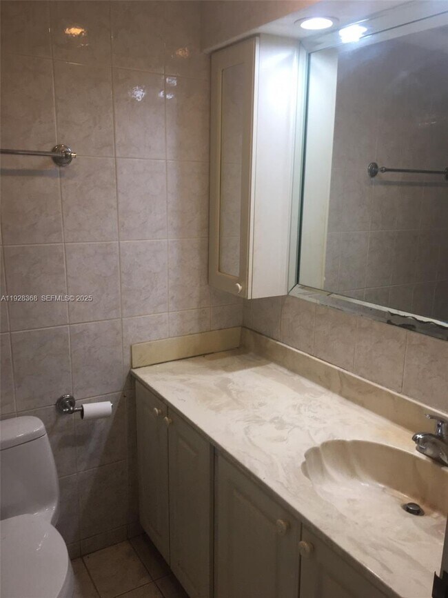 Building Photo - 200 177th Dr