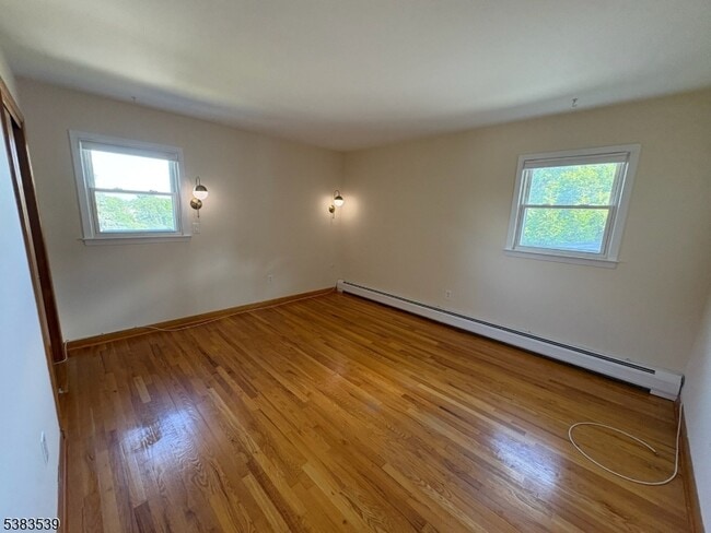 Building Photo - 51 Pasadena Pl